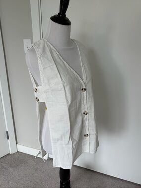 New with tags Bronze snake Bonnie White Button-Front Linen Blend Vest small